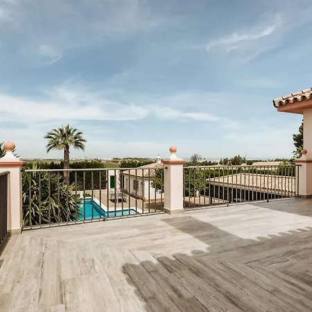 Villa Triana4 *