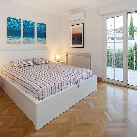 Triana4 * Valencina de la Concepción