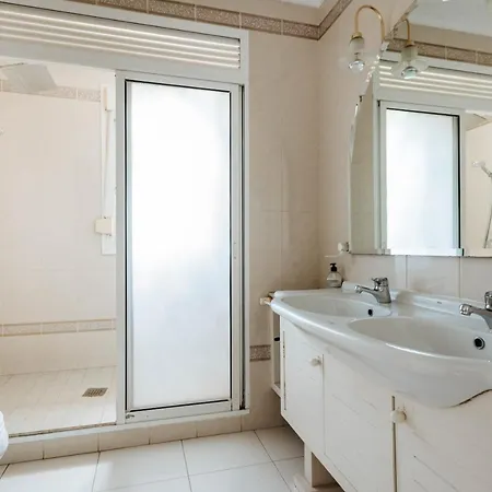 Villa Triana4 *
