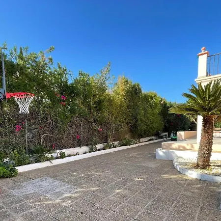 Villa Triana4 *
